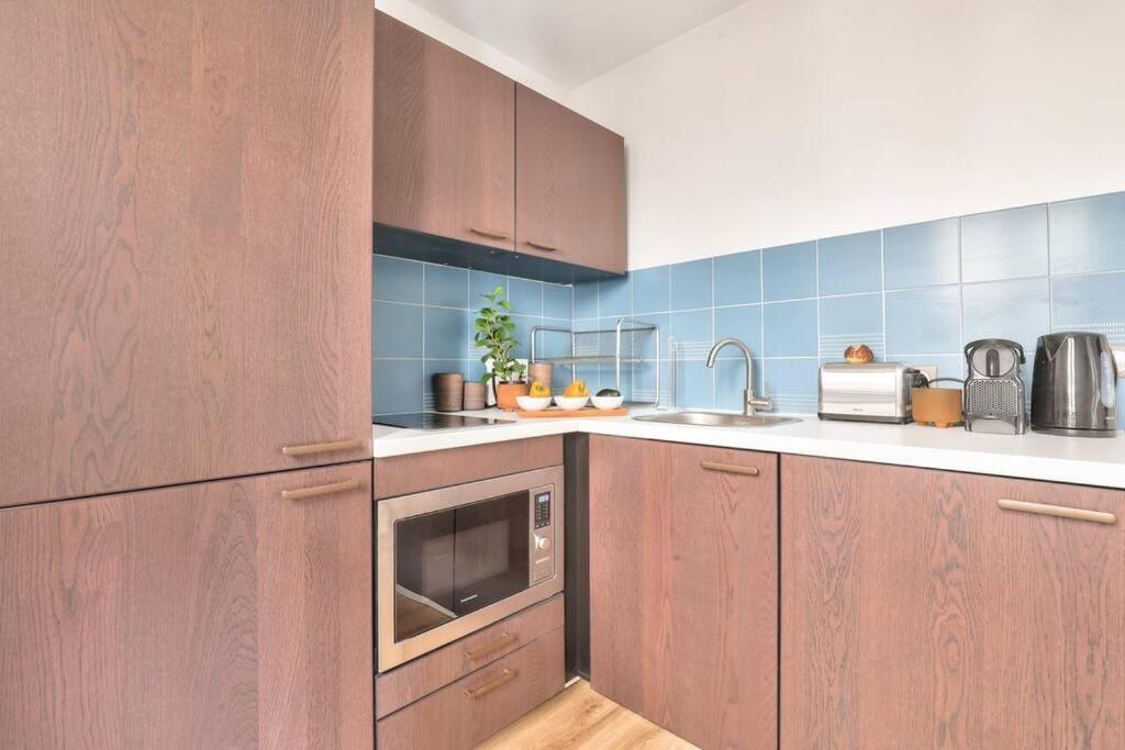 Cozy And Practical Apt In The 10Th Arrondissement Paris Bagian luar foto
